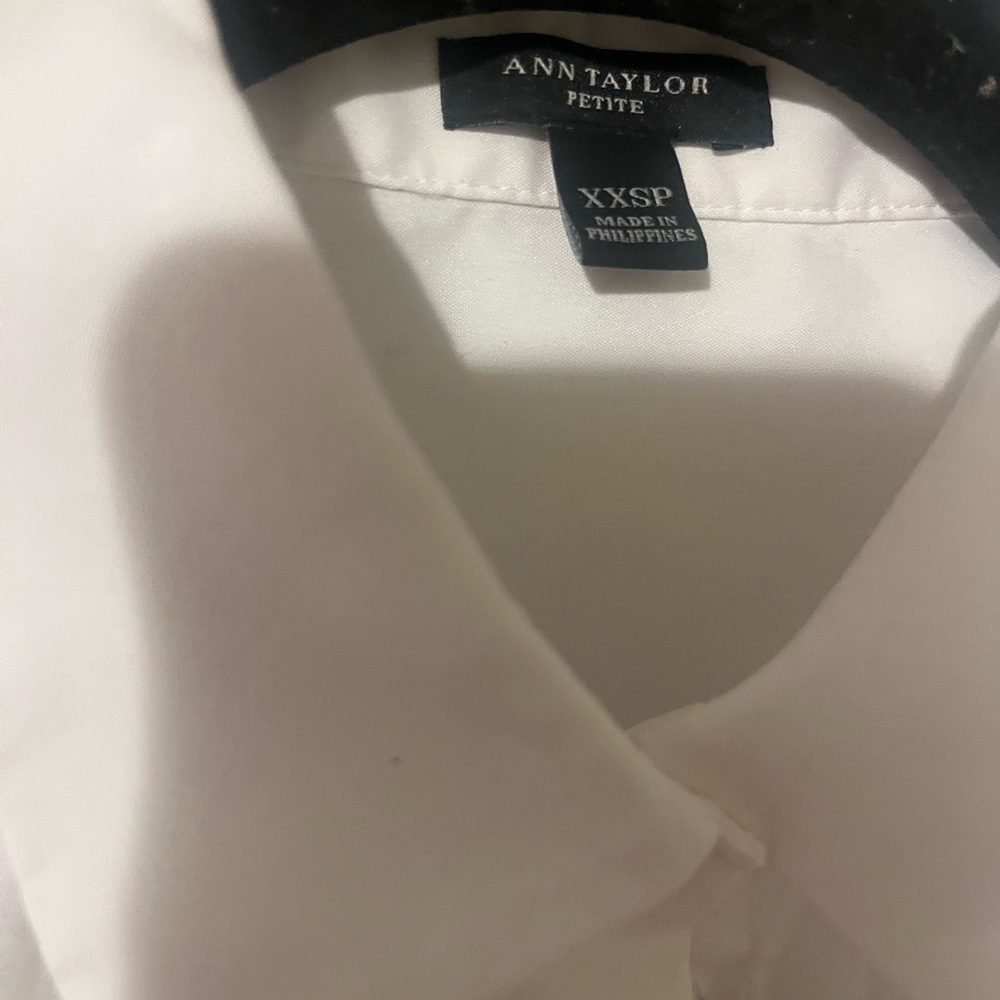 Ann Taylor Cream Sleeveless Blouse - Picture 3 of 7